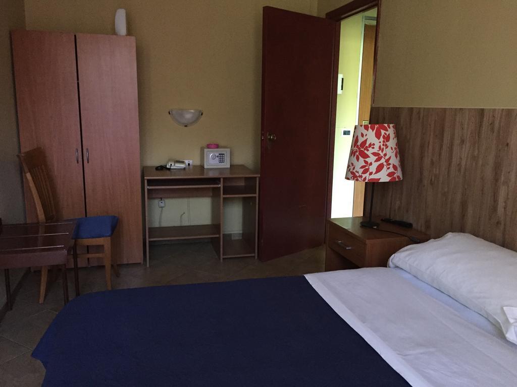 Hotel 106 Sellia Marina Kültér fotó