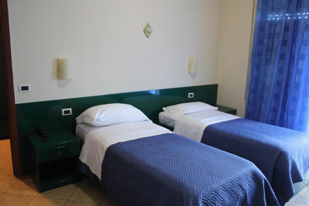 Hotel 106 Sellia Marina Kültér fotó